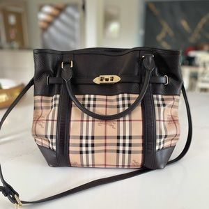 S o l d Authentic Burberry shoulder bag